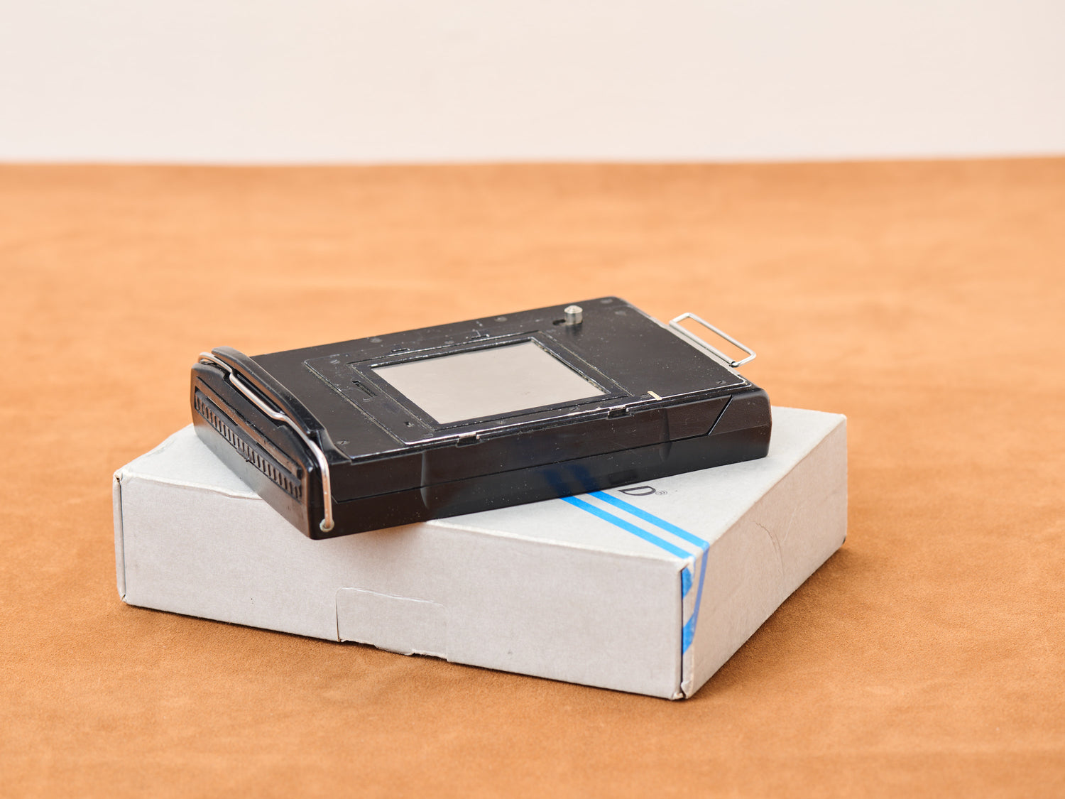 Hasselblad 30198 Polaroid 100 instant film back with original box - rear view