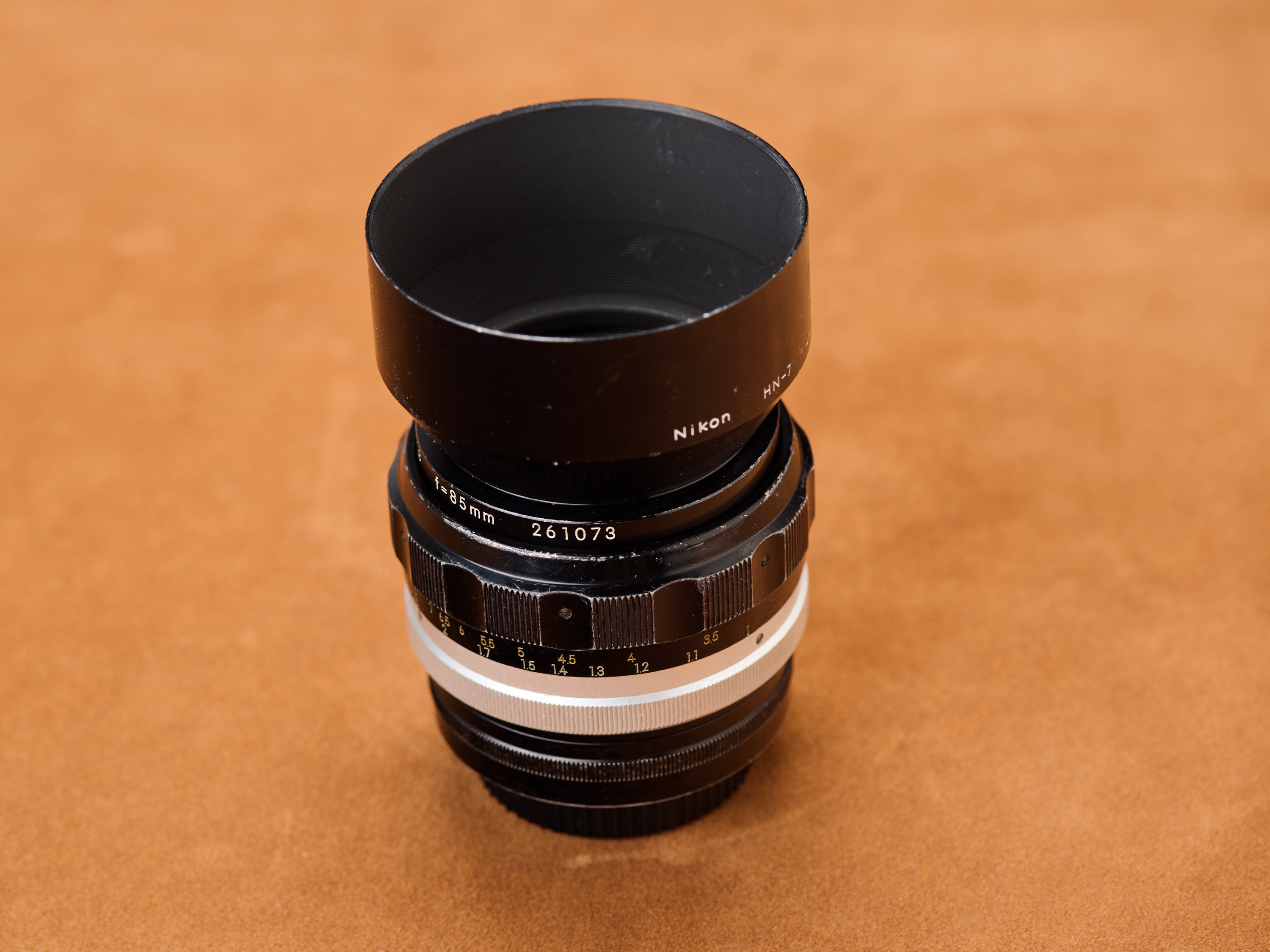 Nikon Nikkor-H Auto 85mm f/1.8 Portrait Lens | Nikon F Mount – Fox