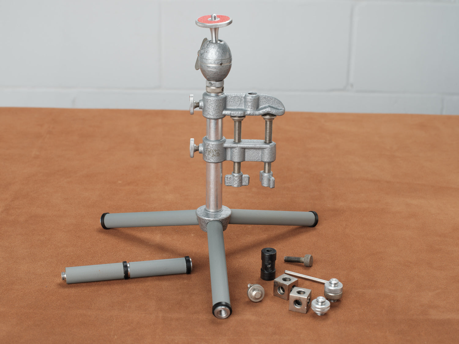 Assembled ROWI UKV Modular Camera Tripod Set