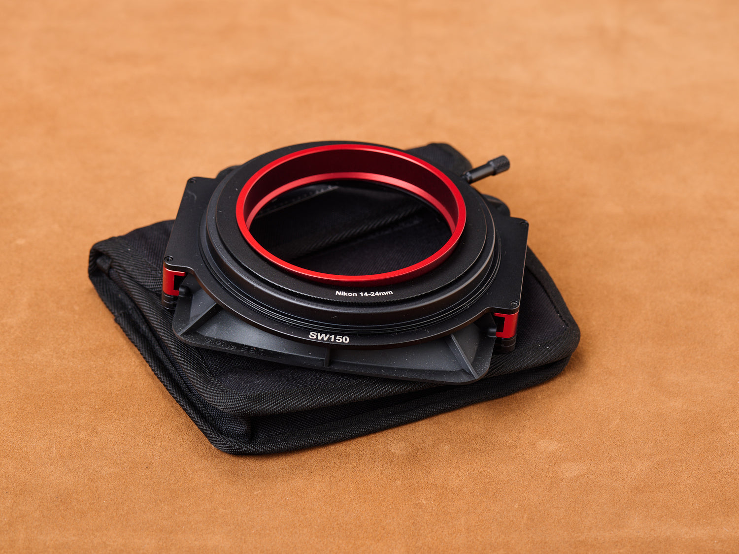LEE SW150 Mark II ultra-wide lens adapter ring for Nikon AF-S 14-24mm f2.8G ED on black pouch